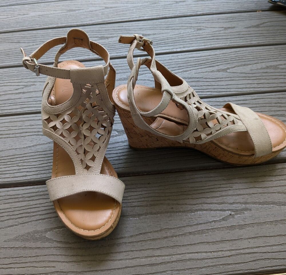 Franco Sarto Wedge Heel Women's 8 Beige Vegan Lasercut Faux Suede Strappy Cork